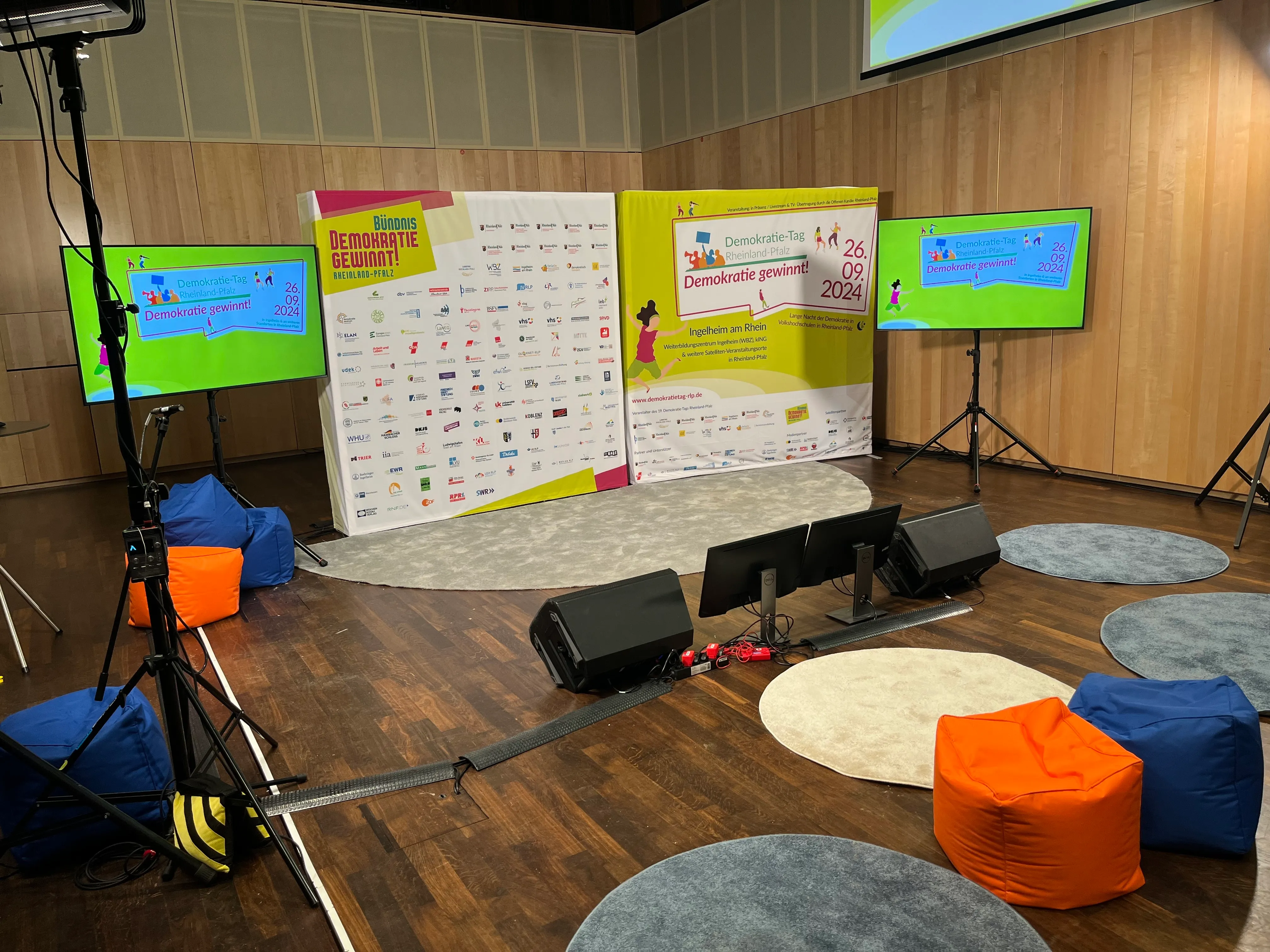 Ein kompakter Bühnenaufbau